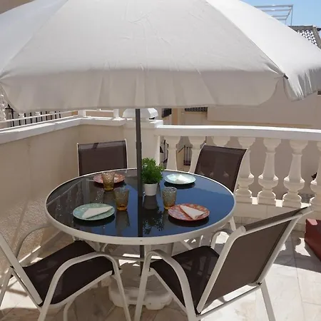 Beachfront - Urbanizacion Duquesa Apartment